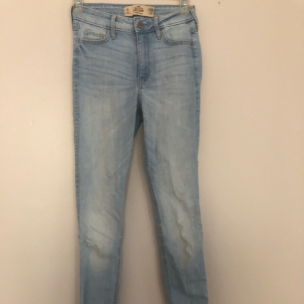 HOLLISTER LIGHT WASH JEANS